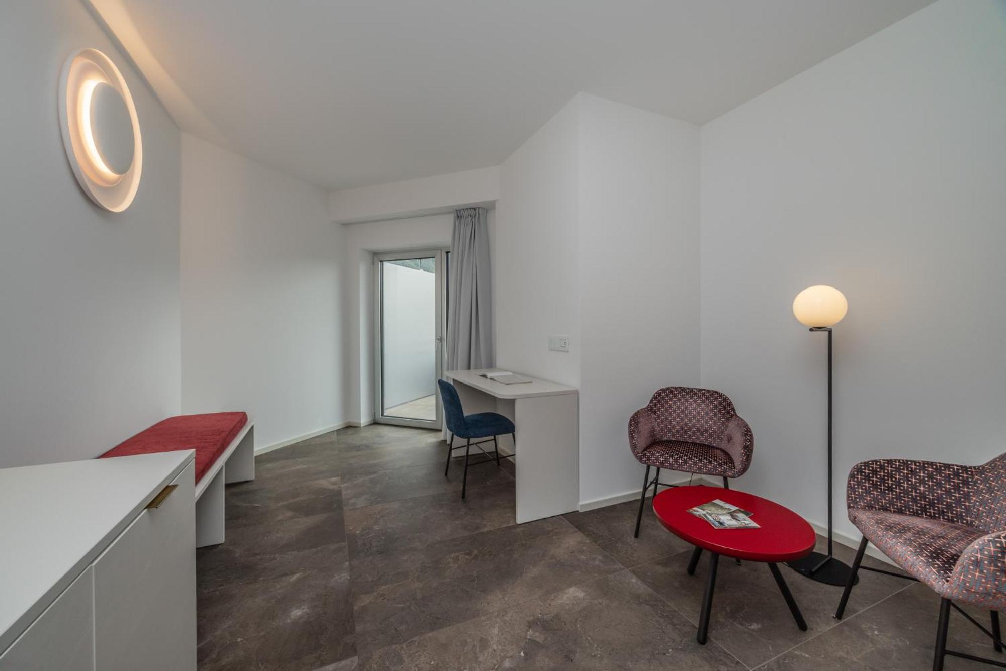 Suite Pool View