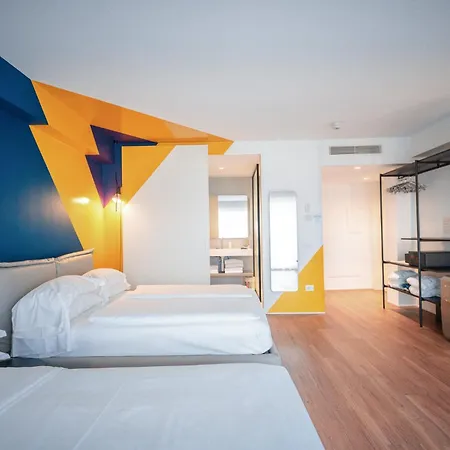 Hoody Active & Happiness Hotel-3